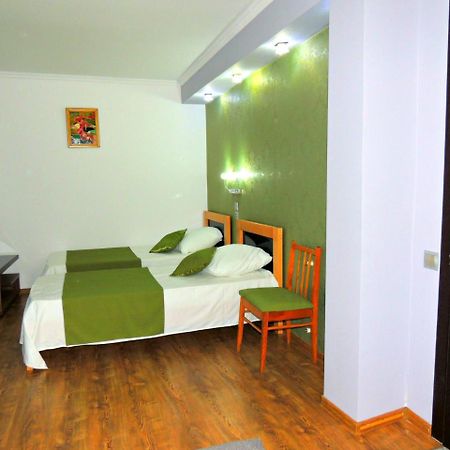 Sunny Tiflis Hotel Bagian luar foto