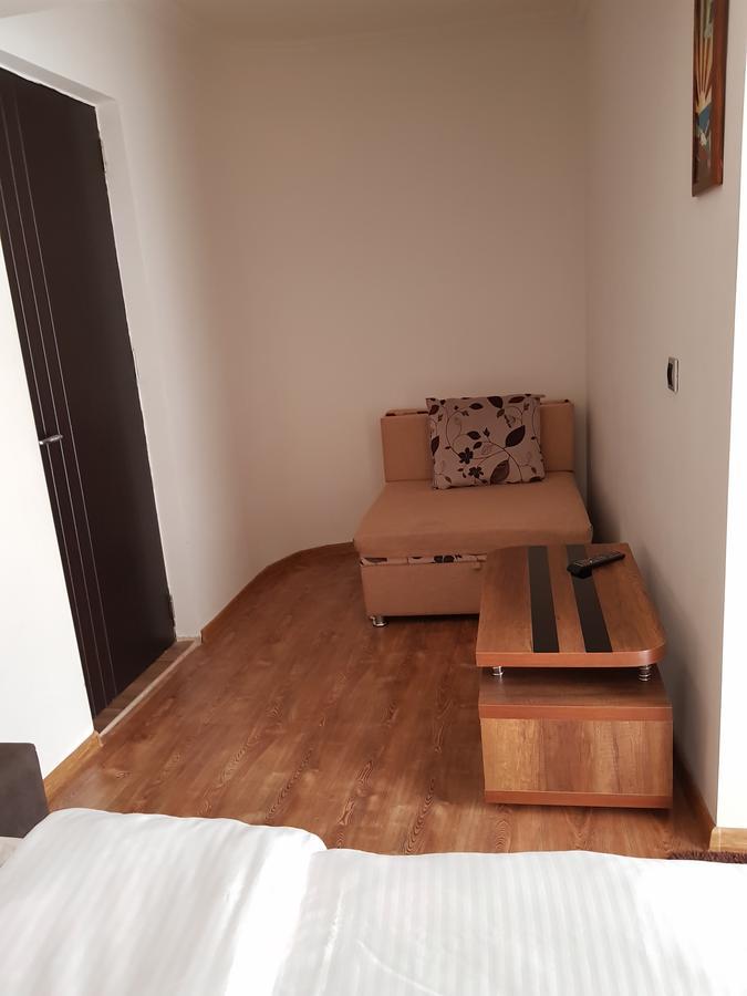 Sunny Tiflis Hotel Bagian luar foto