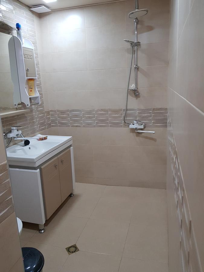 Sunny Tiflis Hotel Bagian luar foto