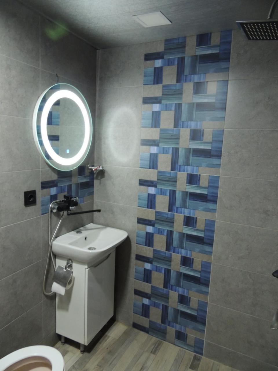 Sunny Tiflis Hotel Bagian luar foto
