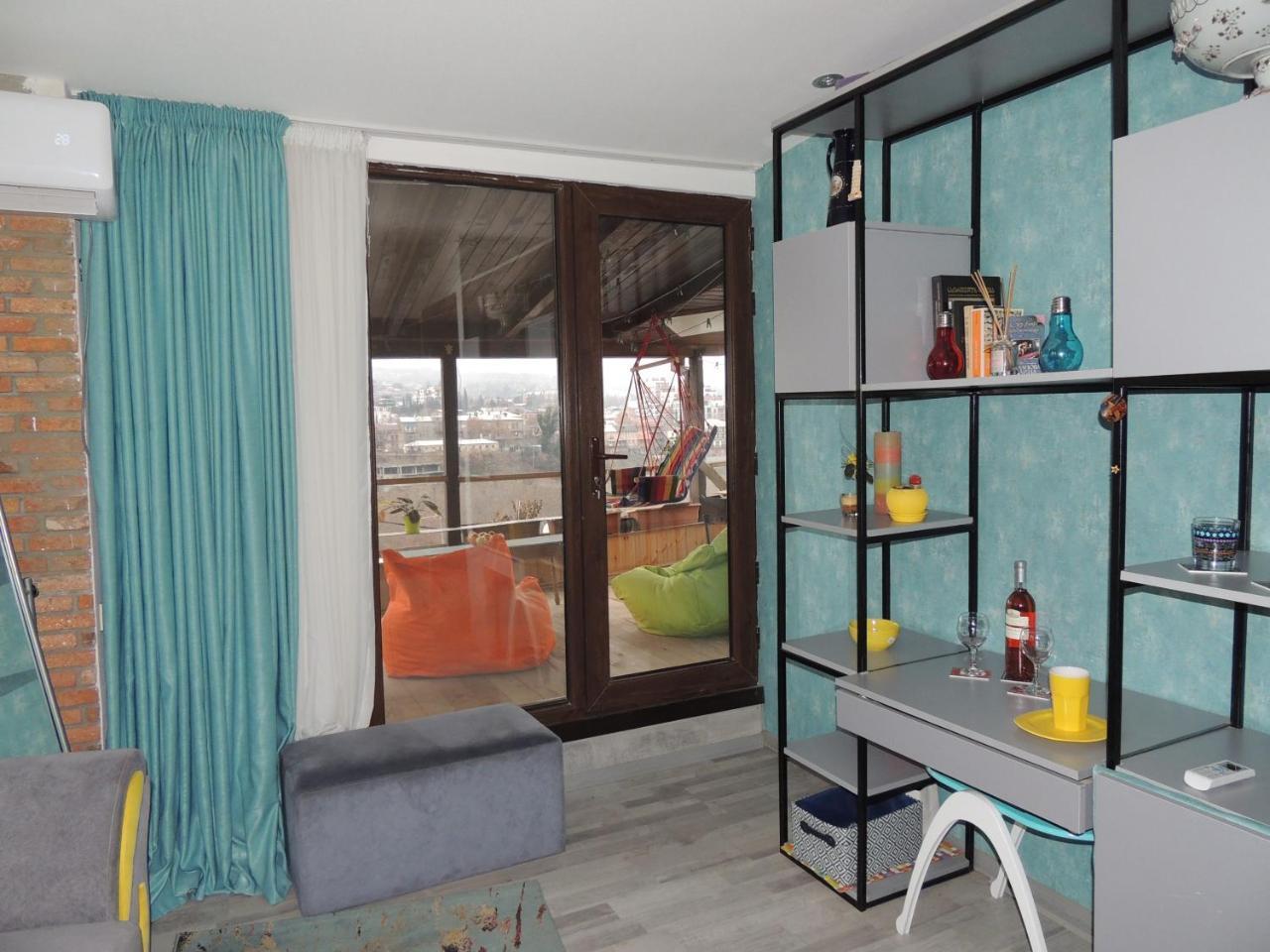 Sunny Tiflis Hotel Bagian luar foto