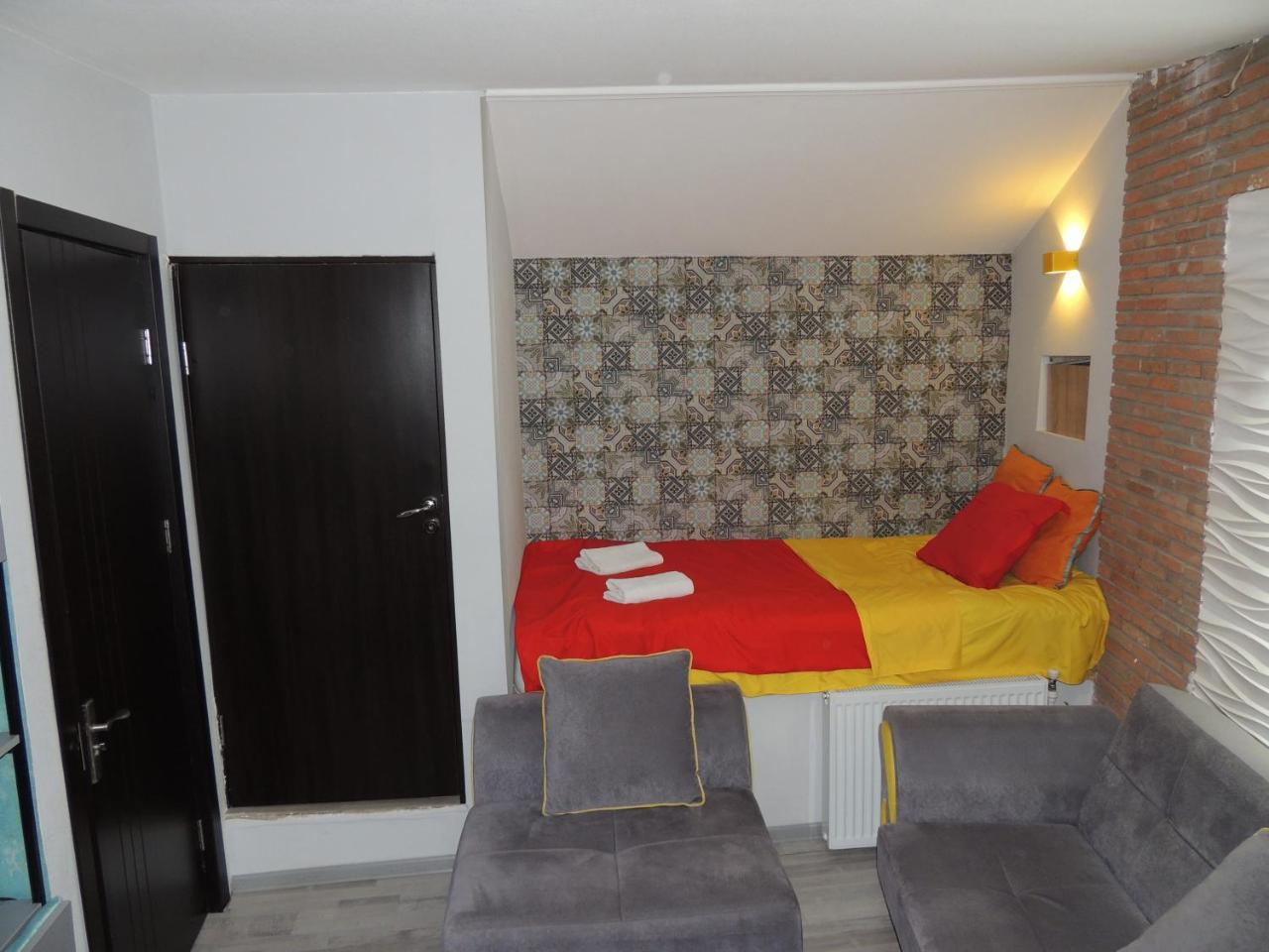Sunny Tiflis Hotel Bagian luar foto