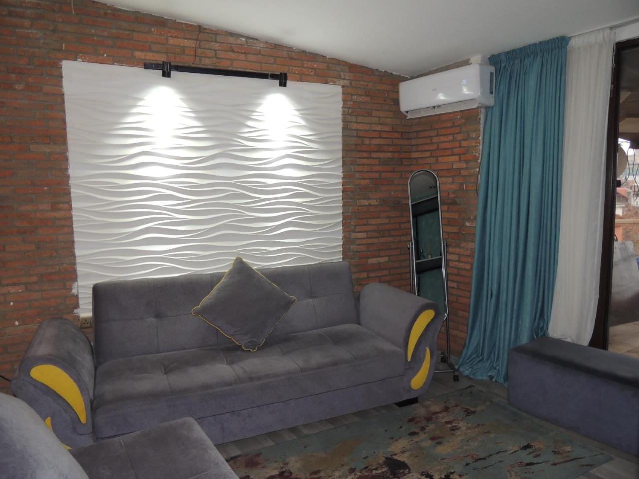 Sunny Tiflis Hotel Bagian luar foto