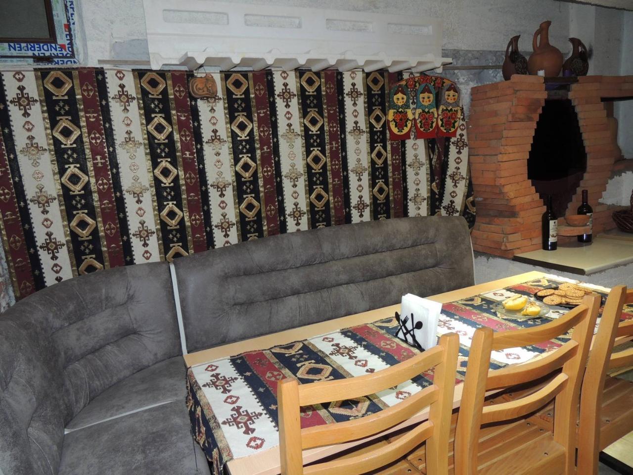 Sunny Tiflis Hotel Bagian luar foto