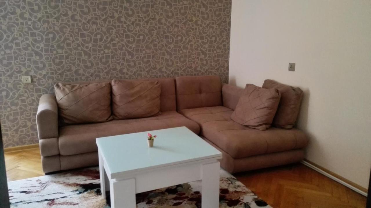 Sunny Tiflis Hotel Bagian luar foto